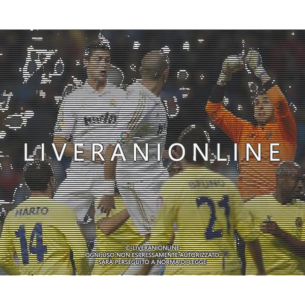 Real Madrid\'s Cristiano Ronaldo and Villarreal\'s Diego Lopez during Spanish League match on october 26thh, 2011 Photo: Cid-Fuentes / Cebolla / ALFAQUI AG ALDO LIVERANI S A S ONLY ITALY