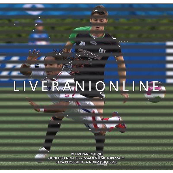 (111027) -- ZAPOPAN, Oct. 27, 2011 () -- Hiram Mier (R) of Mexico vies with Jonathan Mc Donald of Costa Rica in the men\'s football semifinal competition during the Pan American Games Guadalajara 2011, at Omnilife Stadium, in Zapopan, Jalisco, Mexico, on Oct. 26, 2011. (/Pedro Mera) AG ALDO LIVERANI S A S ONLY ITALY