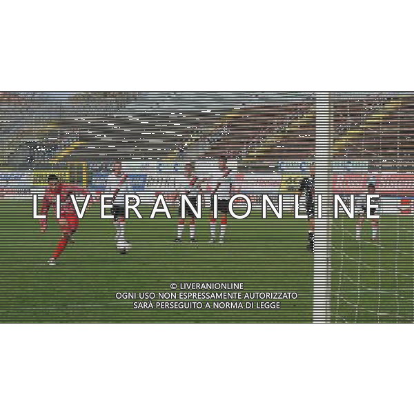 Lega Pro 1Â° Divisione Girone B 2011/2012 10Â°Giornata Cremona - 30.10.2011 Cremonese-Virtus Lanciano Nella Foto:Le Noci Giuseppe gol /Ph.Vitez-Ag. Aldo Liverani