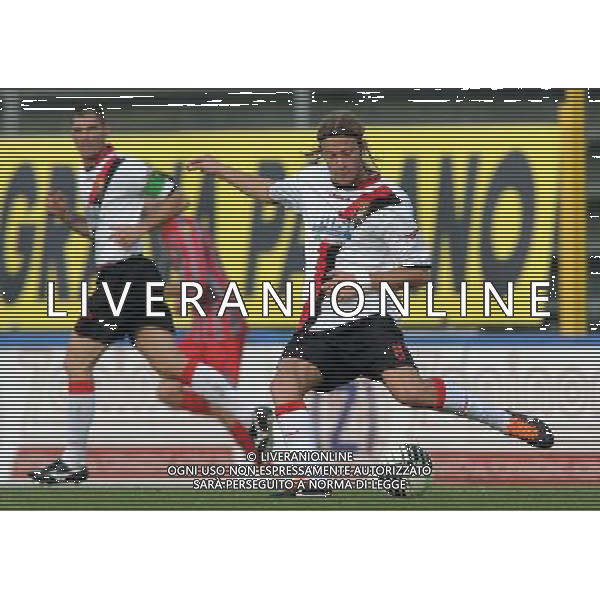 Lega Pro 1¡ Divisione Girone B 2011/2012 10¡Giornata Cremona - 30.10.2011 Cremonese-Virtus Lanciano Nella Foto:Capece Giorgio /Ph.Vitez-Ag. Aldo Liverani