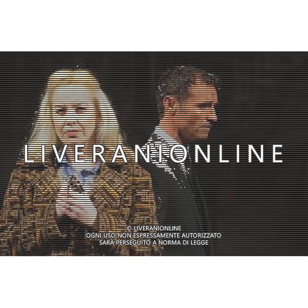 Marti Pellow poses with Vivienne Carlyle for photos to promote his debut in the West End play Blood Brothers at the Phoenix Theatre in London, England. ©photoshot/Agenzia Aldo Liverani Sas - ITALY ONLY -Marti Pellow e Vivienne Carlyle posano per le foto per promuovere il suo esordio in Fratelli di sangue al Phoenix Theatre di Londra, Inghilterra.