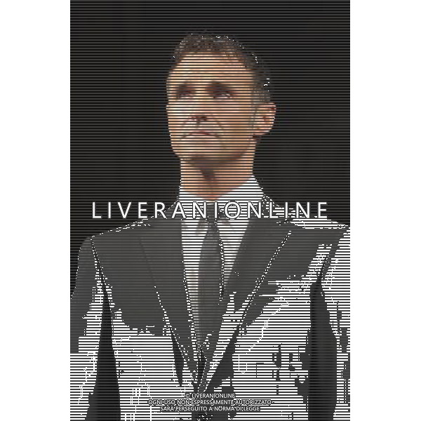 Marti Pellow poses with Vivienne Carlyle for photos to promote his debut in the West End play Blood Brothers at the Phoenix Theatre in London, England. ©photoshot/Agenzia Aldo Liverani Sas - ITALY ONLY -Marti Pellow e Vivienne Carlyle posano per le foto per promuovere il suo esordio in Fratelli di sangue al Phoenix Theatre di Londra, Inghilterra.