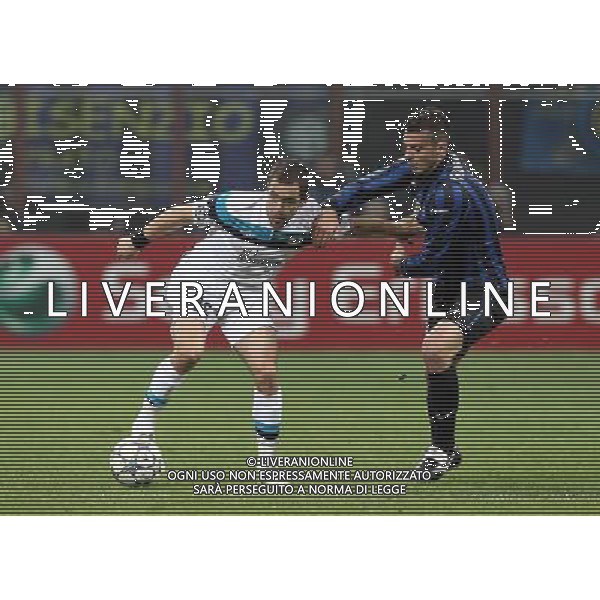 INTER - LILLE CHAMPIONS LEAGUE RITORNO 02/11/2011 NELLA FOTO: THIAGO MOTTA E COLE © SOLI / AGENZIA ALDO LIVERANI SAS