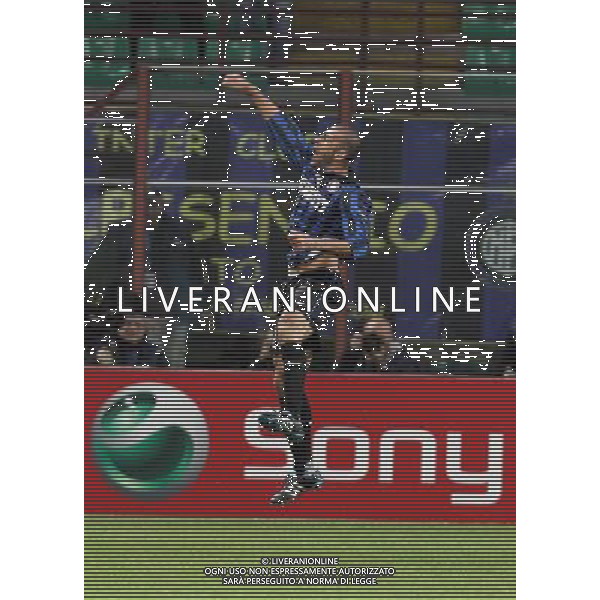 INTER - LILLE CHAMPIONS LEAGUE RITORNO 02/11/2011 NELLA FOTO: ESULTANZA DI WALTER SAMUEL DOPO IL GOL DELL\'1-0 © SOLI / AGENZIA ALDO LIVERANI SAS