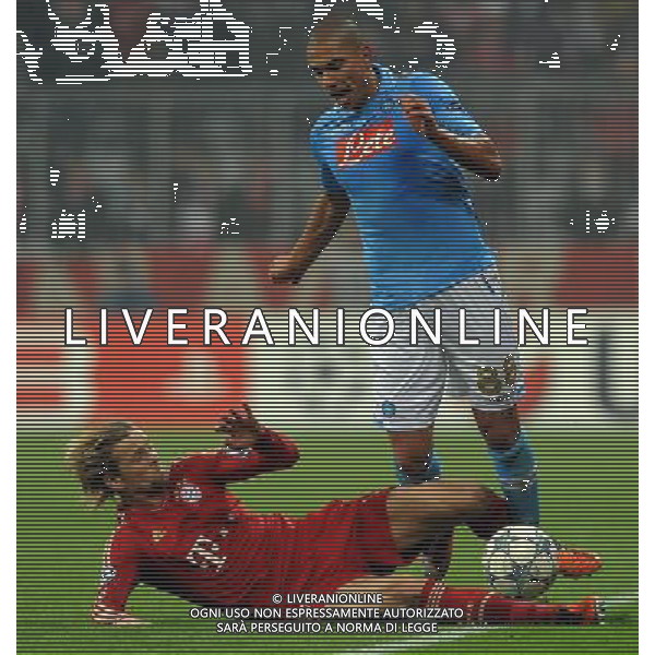 UEFA Champions League 2011/2012 Gruppo A Monaco di Baviera - 02.11.2011 Bayern Monaco-Napoli Nella Foto:Gokhan Inler-Anatoliy Tymoshchuk /Ph.Vitez-Ag. Aldo Liverani