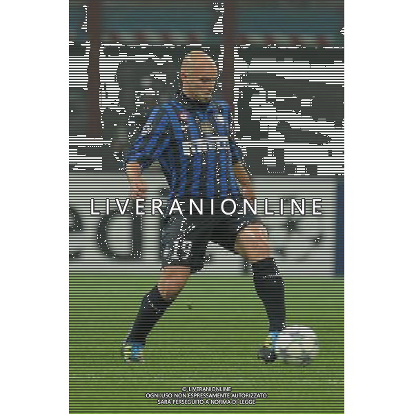 UEFA Champions League - Fase a Gironi 4Á giornata Gruppo B Milano 2-11-2011 Inter - Lille nella foto: Esteban Cambiasso (Inter) foto Roberto Garavaglia - ag. Aldo Liverani sas