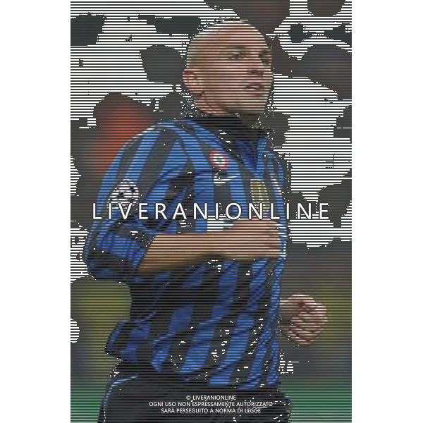 UEFA Champions League - Fase a Gironi 4Á giornata Gruppo B Milano 2-11-2011 Inter - Lille nella foto: Esteban Cambiasso (Inter) foto Roberto Garavaglia - ag. Aldo Liverani sas