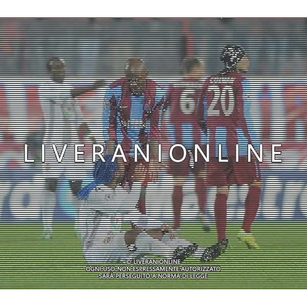 UEFA Champions League Group B soccer match between Trabzonspor and CSKA Moscow at Avni Aker stadium in Trabzon,Turkey, November 02, 2011. Pictured: Vagner Love of CSKA Moscow and Didier Zokora of Trabzonspor. PILKA NOZNA LIGA MISTRZOW SEZON 2011/2012 FOT.SESKIMPHOTO/NEWSPIX.PL TURKEY, GERMANY, AUSTRIA AND UK OUT !!! --- Newspix.pl CHAMPIONS LEAGUE TRABZONSPOR CSKA MOSCA AG ALDO LIVERANI SAS ITALY ONLY *** Local Caption *** .