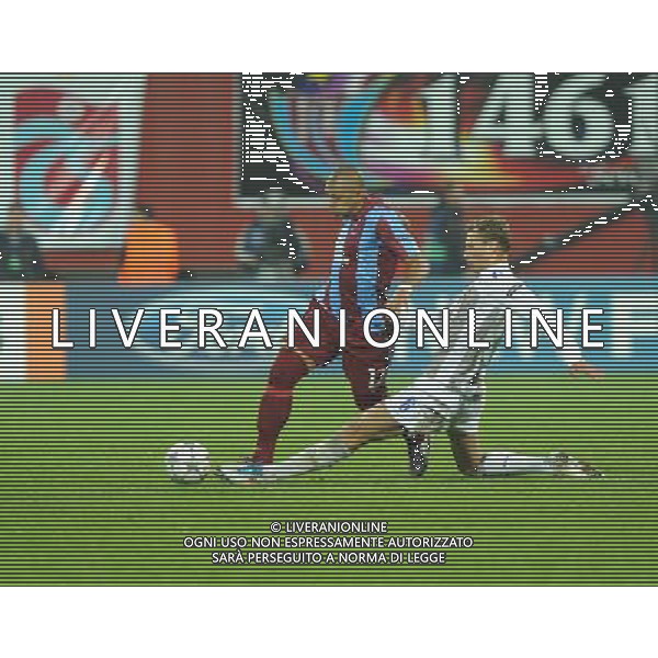 UEFA Champions League Group B soccer match between Trabzonspor and CSKA Moscow at Avni Aker stadium in Trabzon,Turkey, November 02, 2011. Pictured: Paulo Henrique of Trabzonspor and Aleksei Berezutski (R) of CSKA Moscow. PILKA NOZNA LIGA MISTRZOW SEZON 2011/2012 FOT.SESKIMPHOTO/NEWSPIX.PL POLAND, TURKEY, GERMANY, AUSTRIA AND UK OUT !!! --- Newspix.pl CHAMPIONS LEAGUE TRABZONSPOR CSKA MOSCA AG ALDO LIVERANI SAS ITALY ONLY *** Local Caption *** .