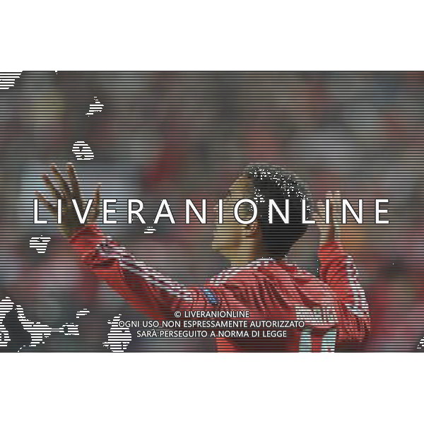 20111102: LISBON, PORTUGAL - Champions League 2011/2012 Group C: SL Benfica vs FC Basel. In picture: Rodrigo PHOTO: Alexandre Pona/CITYFILES liga mistrzow sezon 2011/2012 pilka nozna benfica lizbona VS fc basel bazylea FOT. CITYFILES/NEWSPIX.PL PORTUGAL,BRAZIL,SPAIN,GERMANY,FRANCE,UK OUT !!! --- Newspix.pl ITALY ONLY - CHAMPIONS LEAGUE BENFICA BASILEA - © ALDO LIVERANI *** Local Caption *** .