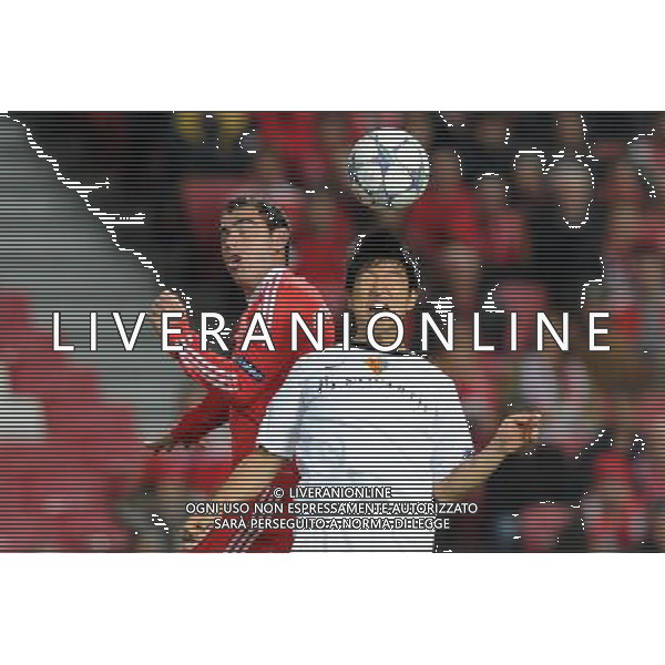 20111102: LISBON, PORTUGAL - Champions League 2011/2012 Group C: SL Benfica vs FC Basel. In picture: Park Joo Ho and Bruno Cesar PHOTO: Alexandre Pona/CITYFILES liga mistrzow sezon 2011/2012 pilka nozna benfica lizbona VS fc basel bazylea FOT. CITYFILES/NEWSPIX.PL PORTUGAL,BRAZIL,SPAIN,GERMANY,FRANCE,UK OUT !!! --- Newspix.pl ITALY ONLY - CHAMPIONS LEAGUE BENFICA BASILEA - © ALDO LIVERANI *** Local Caption *** .