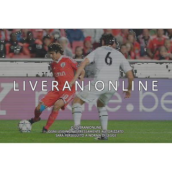 20111102: LISBON, PORTUGAL - Champions League 2011/2012 Group C: SL Benfica vs FC Basel. In picture: pablo Aimar and Aleksandar Dragovic PHOTO: Alexandre Pona/CITYFILES liga mistrzow sezon 2011/2012 pilka nozna benfica lizbona VS fc basel bazylea FOT. CITYFILES/NEWSPIX.PL PORTUGAL,BRAZIL,SPAIN,GERMANY,FRANCE,UK OUT !!! --- Newspix.pl ITALY ONLY - CHAMPIONS LEAGUE BENFICA BASILEA - © ALDO LIVERANI *** Local Caption *** .