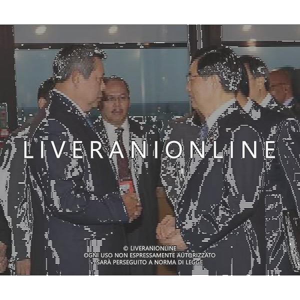 (111104) -- CANNES, Nov. 4, 2011 () -- Chinese President Hu Jintao (R, front) talks with Indonesian President Susilo Bambang Yudhoyono (L, front) prior to a meeting on the second day of the Group of Twenty (G20) summit in Cannes, France, Nov. 4, 2011. (/Lan Hongguang) (zgp) CANNES - IL G20 ©ag ALDO LIVERANI SAS - ITALY ONLY - *** Local Caption *** .