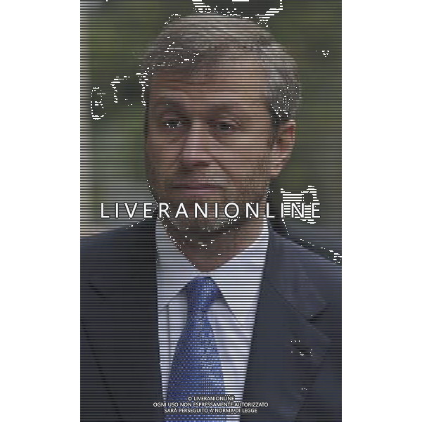 Russian oligarch Roman Abramovich arrives at the Royal Courts of Justice during a break on the proceedings on November 4, 2011 in London, England. Russian oligarch Boris Berezovsky accuses fellow tycoon Roman Abramovich of betraying and blackmailing him, as the two former business partners met in a London courtroom in a multibillion dollar lawsuit over an oil deal. Berezovsky\'s 3.2 billion pound ($5 billion) lawsuit claims Abramovich intimidated him into selling shares in Russian oil company Sibneft at a fraction of their value. Berezovsky is alleging breach of trust and breach of contract. (Facundo Arrizabalaga) ©photoshot/AG ALDO LIVERANI SAS - ITALY ONLY - *** Local Caption *** .