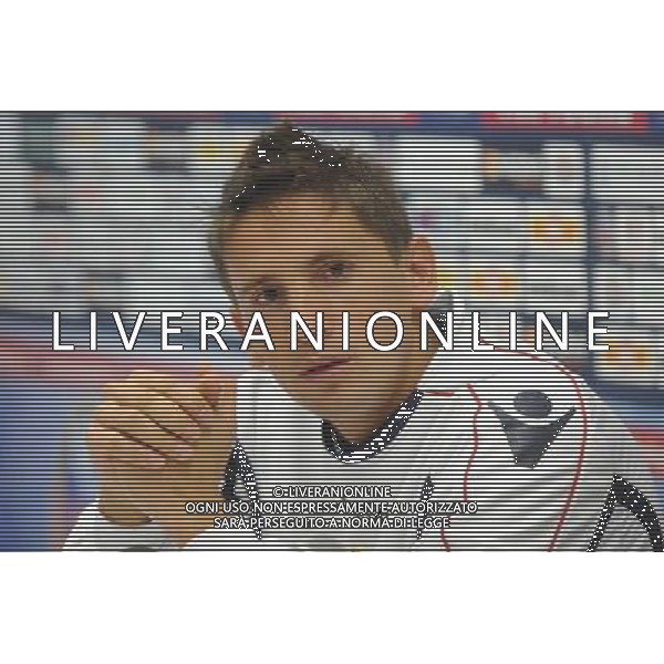 BOLOGNA 03/11/2011 CONFERENZA STAMPA ALBANO GUARALDI NELLA FOTO ALBANO GUARALDI PRES BOLOGNA CALCIO CON GASTON RAMIREZ FOTO SCHICCHI-AG ALDO LIVERANI