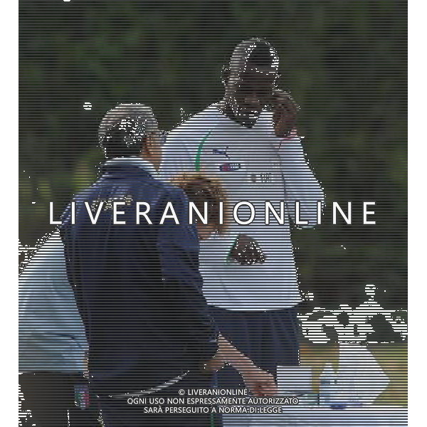 Raduno Nazionale Italiana a Coverciano Firenze - 08.11.2011 Allenamento Nella Foto:Analisi del sangue per Balotelli /Ph.Vitez-Ag. Aldo Liverani CALCIO