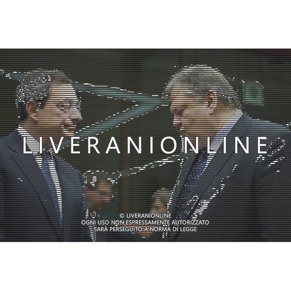 Greece\'s Finance Minister Evangelos Venizelos (R) chats with European Central Bank (ECB) President Mario Draghi prior to the start of an euro zone finance ministers\' meeting in Brussels, Belgium on 2011-11-07 © Wiktor Dabkowski - Photoshot - Ag. Aldo Liverani sas ITALY ONLY BRUXELLES - INCONTRO DEI MINISTRI DELLA FINANZA DELL\'EUROZONE