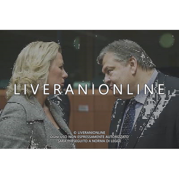 Greek Finance Minister Evangelos Venizelos (R) chats with Finnish Finance Minister Jutta Urpilainen prior to the start of an euro zone finance ministers\' meeting in Brussels, Belgium on 2011-11-07 © Wiktor Dabkowski - Photoshot - Ag. Aldo Liverani sas ITALY ONLY BRUXELLES - INCONTRO DEI MINISTRI DELLA FINANZA DELL\'EUROZONE