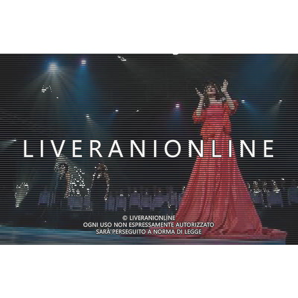 (111109) -- KIEV, Nov. 9, 2011 () -- French opera singer Emma Shaplin performs during a concert in Ukrainian capital Kiev on Nov. 8, 2011. A concert of Emma Shaplin was held here on Tuesday. (/Olga Tarnavskaya) (xhn) ©photoshot/AG ALDO LIVERANI SAS ITALY ONLY