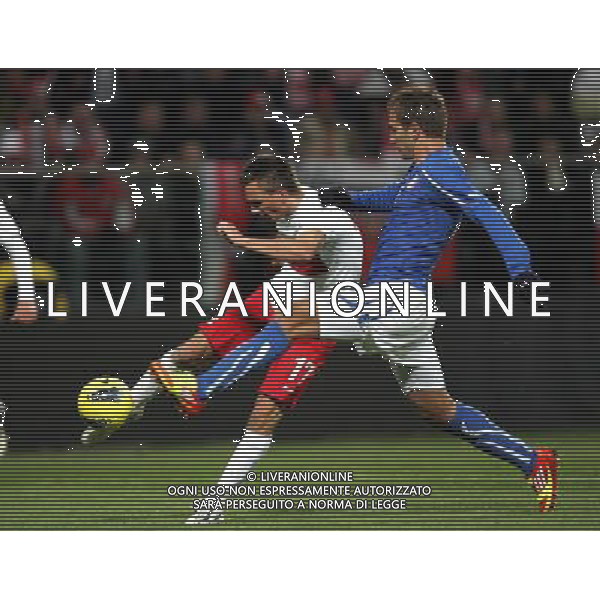 WROCLAW 11.11.2011 PILKA NOZNA REPREZENTACJA POLSKA SPARING MECZ TOWARZYSKI POLSKA - WLOCHY NZ SLAWOMIR PESZKO POLSKA DOMENICO CRISCITO ITALY FOT MICHAL NOWAK / NEWSPIX.PL WROCLAW 11.11.2011 FOOTBALL NATIONAL TEAM FRIENDLY GAME POLAND - ITALY MICHAL NOWAK / NEWSPIX.PL --- Newspix.pl ©AG ALDO LIVERANI SAS POLONIA ITALIA -ITALY ONLY *** Local Caption *** .