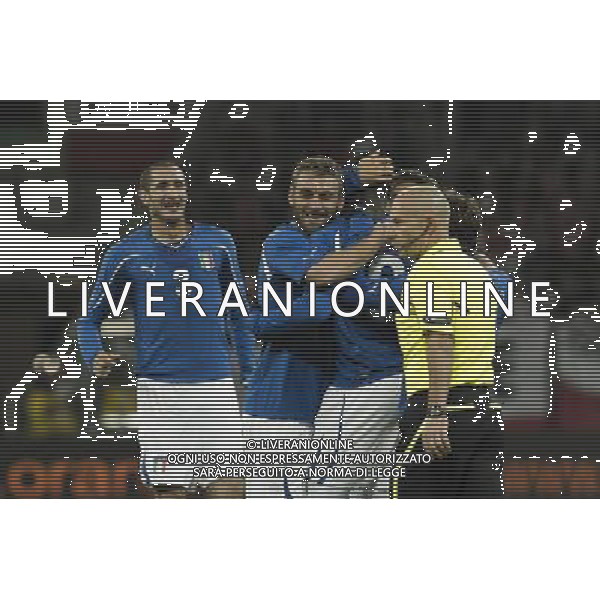 WROCLAW 11.11.2011 PIERWSZY MECZ REPREZENTACJI POLSKI NA NOWYM STADION MIEJSKI PRZY ALEJA SLASKA TOWARZYSKI MECZ PILKA NOZNA POLSKA vs WLOCHY N Z WLOSI RADOOSC PO GOL GIORGIO CHIELLINI /3/ MARIO BALOTELLI /9/ SEBASTIAN BOROWSKI / Newspix.pl FIRST MATCH NATIONAL TEAM ON NEW STADIUM IN THE ALLEY SLASKA FRIENDLY MATCH POLAND vs ITALY --- Newspix.pl ©AG ALDO LIVERANI SAS POLONIA ITALIA -ITALY ONLY *** Local Caption *** .