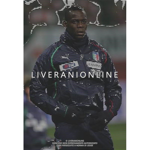 WROCLAW 11.11.2011 PILKA NOZNA REPREZENTACJA POLSKA SPARING MECZ TOWARZYSKI POLSKA - WLOCHY NZ MARIO BALOTELLI ITALY FOT MICHAL NOWAK / NEWSPIX.PL WROCLAW 11.11.2011 FOOTBALL NATIONAL TEAM FRIENDLY GAME POLAND - ITALY MICHAL NOWAK / NEWSPIX.PL --- Newspix.pl POLONIA - ITALIA ©AG ALDO LIVERANI SAS - ITALY ONLY - *** Local Caption *** .