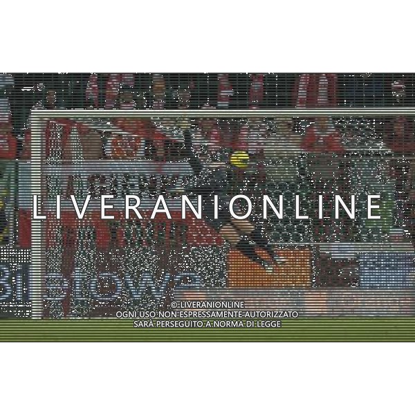 11.11.2011 WROCLAW STADION MIEJSKI. PILKA NOZNA REPREZENTACJA MECZ TOWARZYSKI POLSKA - WLOCHY (INTERNATIONAL FOOTBAL FRIENDLY GAME POLAND - ITALY) NZ/ BRAMKA GOL RADOSC MARIO BALOTELLI WOJCIECH SZCZESNY FOT. JAKUB KACZMARCZYK / PRESSFOCUS NEWSPIXPL --- Newspix.pl ©AG ALDO LIVERANI SAS - ITALY ONLY *** Local Caption *** .