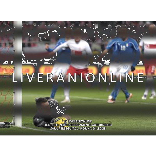 11.11.2011 WROCLAW STADION MIEJSKI. PILKA NOZNA REPREZENTACJA MECZ TOWARZYSKI POLSKA - WLOCHY (INTERNATIONAL FOOTBAL FRIENDLY GAME POLAND - ITALY) NZ/ WOJCIECH SZCZESNY FOT. JAKUB KACZMARCZYK / PRESSFOCUS NEWSPIXPL --- Newspix.pl ©AG ALDO LIVERANI SAS - ITALY ONLY *** Local Caption *** .