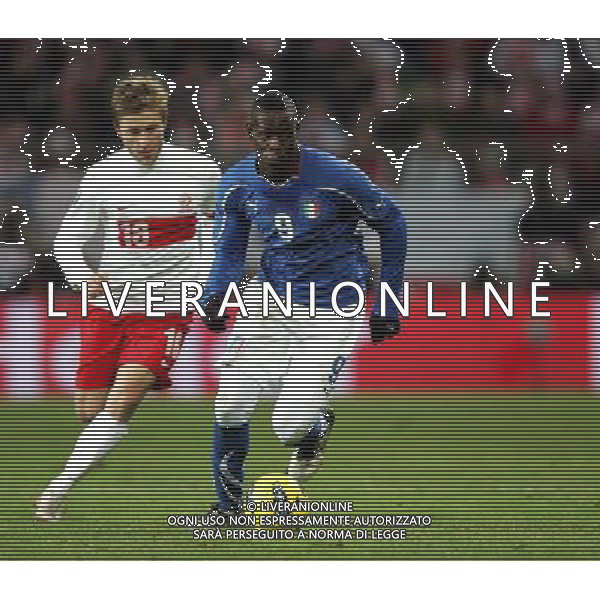 WROCLAW 11.11.2011 PILKA NOZNA REPREZENTACJA POLSKA SPARING MECZ TOWARZYSKI POLSKA - WLOCHY NZ JAKUB BLASZCZYKOWSKI POLSKA MARIO BALOTELLI ITALY FOT MICHAL NOWAK / NEWSPIX.PL WROCLAW 11.11.2011 FOOTBALL NATIONAL TEAM FRIENDLY GAME POLAND - ITALY MICHAL NOWAK / NEWSPIX.PL --- Newspix.pl AMICHEVOLE CALCIO POLONIA ITALIA ©AGENZIA ALDO LIVERANI SAS - ITALY ONLY - *** Local Caption *** .