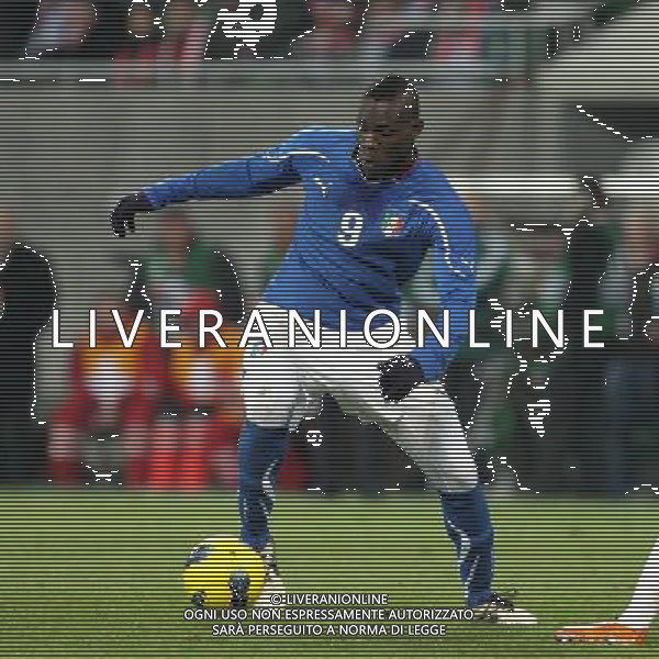 11.11.2011 WROCLAW , POLSKA , STADION NA MASLICACH , PILKA NOZNA , MECZ TOWARZYSKI POLSKA - WLOCHY , POLAND , STADIUM IN MASLICE , FOOTBALL , FRIENDLY GAME BETWEEN POLAND - ITALY N/Z: MARIO BALOTELLI (ITA) FOT: JAKUB PIASECKI/CYFRASPORT / NEWSPIX.PL --- Newspix.pl AMICHEVOLE CALCIO POLONIA ITALIA ©AGENZIA ALDO LIVERANI SAS - ITALY ONLY - *** Local Caption *** .