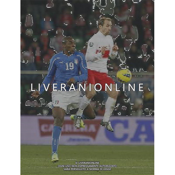 11.11.2011 WROCLAW STADION MIEJSKI PILKA NOZNA REPREZENTACJA KADRA PRZYGOTOWANIA DO EURO 2012 MIEDZYNARODOWY MECZ TOWARZYSKI POLSKA - WLOCHY FOOTBALL INTERNATIONAL FRIENDLY GAME POLAND - ITALY N/Z ADRIAN MIERZJEWSKI ANGELO OGBONNA FOT TOMASZ FOLTA / PRESSFOCUS NEWSPIXPL --- Newspix.pl AMICHEVOLE CALCIO POLONIA ITALIA ©AGENZIA ALDO LIVERANI SAS - ITALY ONLY - *** Local Caption *** .