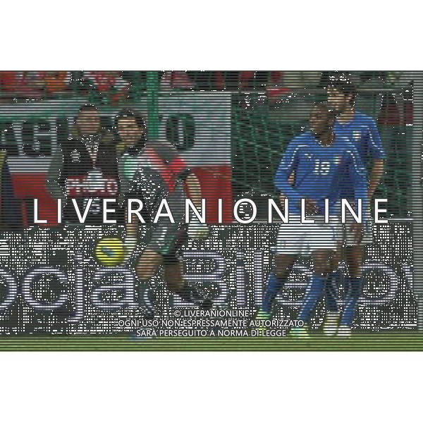 WROCLAW 11.11.2011 POLSKA - WLOCHY PILKA NOZNA MECZ TOWARZYSKI SPARING MIEDZYNARODOWY STADION WROCLAW UCZESTNICY MISTRZOSTWA EUROPY 2012 EURO 2012 POLAND - ITALY INTERNATIONAL FRIENDLY GAME SOCCER FOOTBALL STADIUM OF WROCLAW EURO 2012 POLEN - ITALIEN BRESLAU NATIONALMANNSCHAFT FUSSBAL LANDERSPIELE N/Z: GIANLUIGI BUFFON ANGELO OGBONNA ANDREA RANOCCHIA RZUT KARNY MACIEJ OPALA / NEWSPIX.PL --- Newspix.pl AMICHEVOLE CALCIO POLONIA ITALIA ©AGENZIA ALDO LIVERANI SAS - ITALY ONLY - *** Local Caption *** .