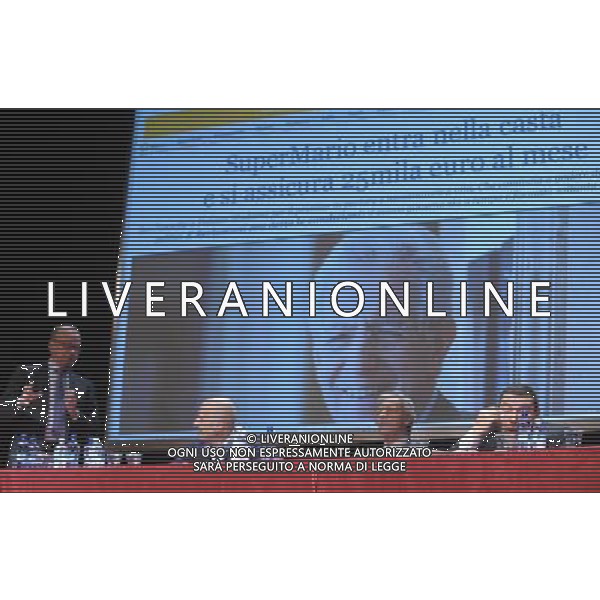 MILANO 12/11/2011 TEATRO MANZONI VIA MANZONI MANIFESTAZIONE DI GIULIANO FERRARA CONTRO IL GOVERNO TECNICO DI MARIO MONTI E A FAVORE DELLE ELEZIONI NELLA FOTO VITTORIO FELTRI, GIULIANO FERRARA E PAOLO SALLUSTI FOTO ROMANO/AG ALDO LIVERANI