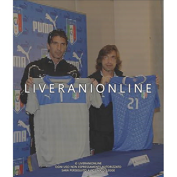 Roma - 14/11/2011 - Centro sportivo La Borghesiana - Allenamento della Nazionale Italiana - nella foto: Gianluigi Buffon con Andrea Pirlo å© Fabrizio Corradetti - Ag. Aldo Liverani sas