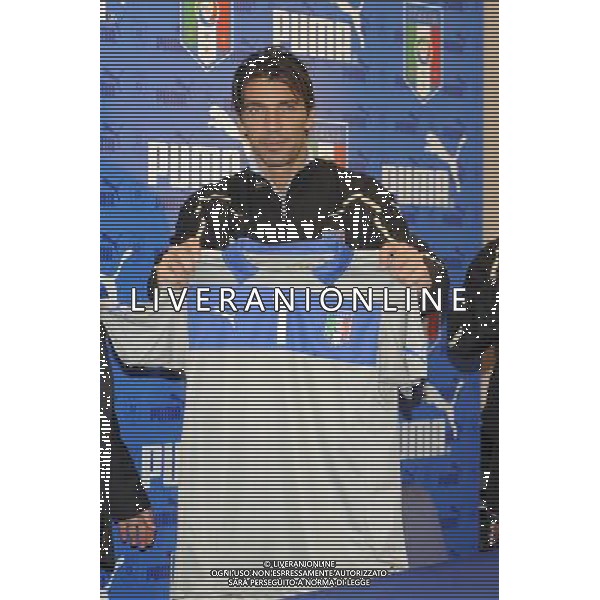 Roma - 14/11/2011 - Centro sportivo La Borghesiana - Presentazione della nuova maglia della Nazionale Italiana - nella foto: Gianluigi Buffon Œ© Fabrizio Corradetti - Ag. Aldo Liverani sas