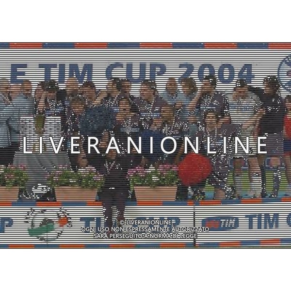 Torino 12/05/2004 juventus-lazio 2:2 finale coppa italia tim 2003/04 nella foto la lazio con la coppa italia ph marco luzzani/ag aldo liverani s.a.s.