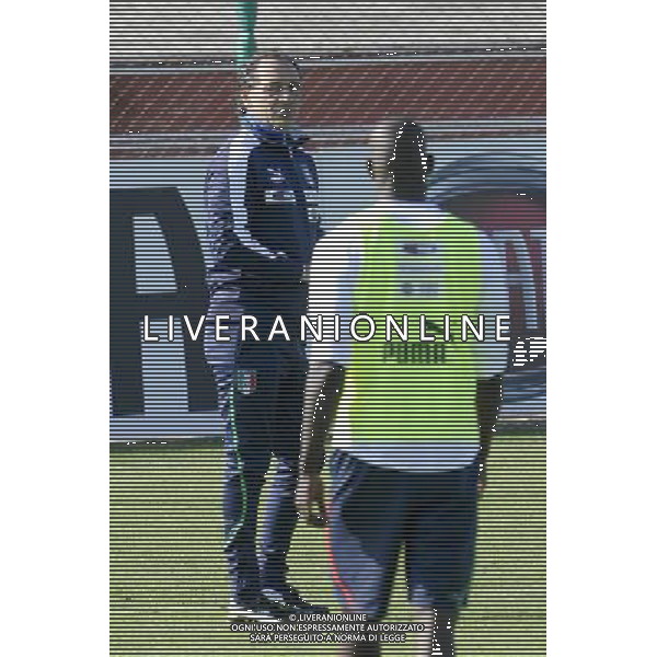 Roma - 14/11/2011 - Centro sportivo La Borghesiana - Allenamento della Nazionale Italiana - nella foto: Cesare Prandelli e Mario Balotelli di spalle Â© Fabrizio Corradetti - Ag. Aldo Liverani sas