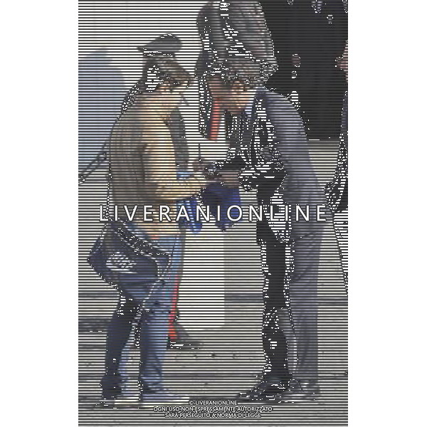 Gli Azzurri della Nazionale Italiana di Calcio vengono ricevuti dal Presidente della repubblica Giorgio Napolitano al Quirinale 15/11/2011 nella foto Cesare Prandelli firma autografi ©Corradetti/Agenzia Aldo Liverani Sas 