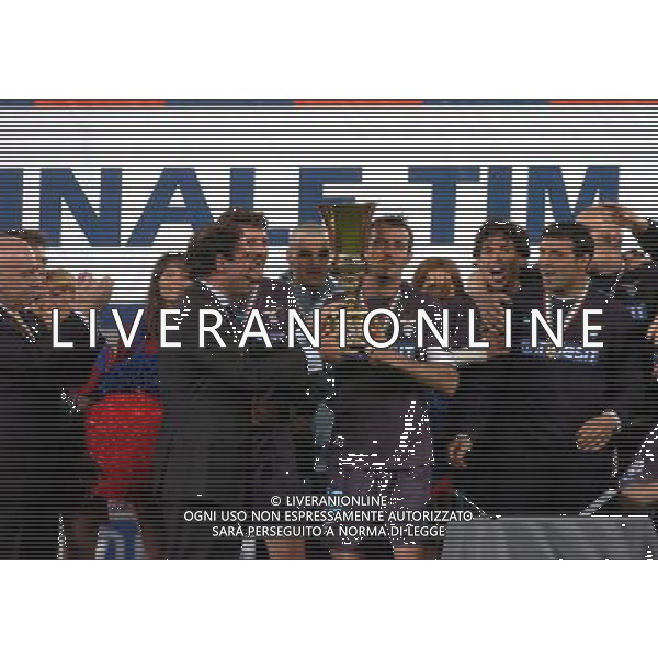TORINO 13/05/04 FINALE TIM CUP 2003/04 JUVENTUS-LAZIO NELLA FOTO PREMIAZIONE LAZIO PH GIGI ARCAINI/AG.ALDO LIVERANI