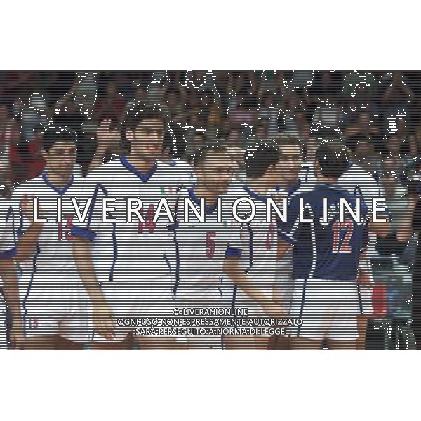 WUORLD LEAGUE VARESE 18/06/2000 NELLA FOTO GIANI,FEI,TOFOLI A FINE GARA FOTO ALDO LIVERANI ITALIA-ARGENTINA
