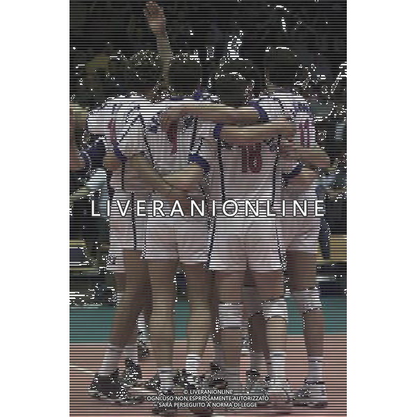ITALIA-SPAGNA VOLLEY 25/05/2001 NELLA FOTO ESULTANZA ITALIA AG ALDO LIVERANI