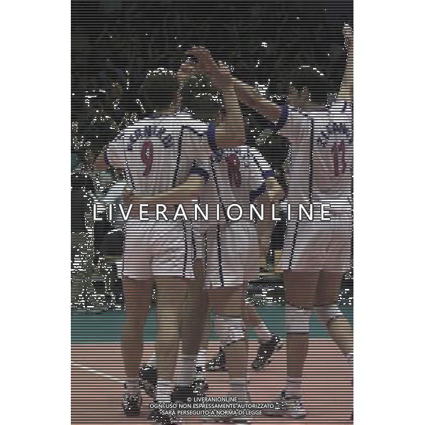 ITALIA-SPAGNA VOLLEY 25/05/2001 NELLA FOTO ESULTANZA ITALIA AG ALDO LIVERANI