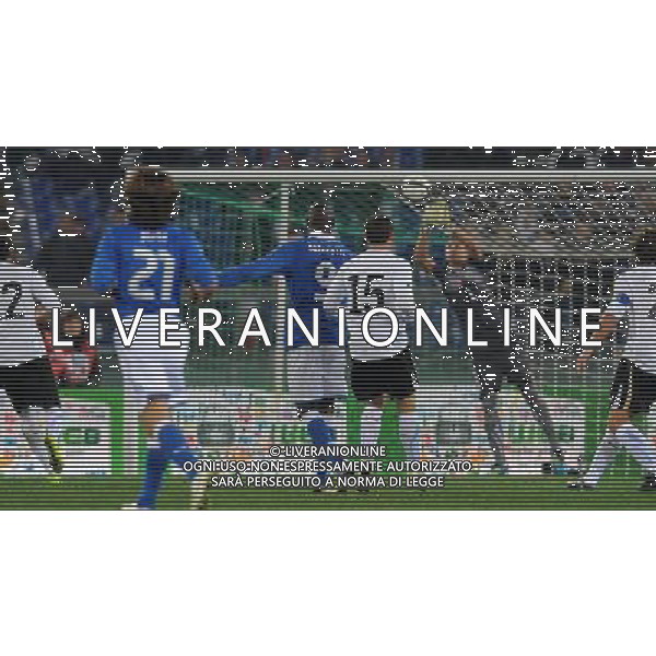 Amichevole Roma - 15.11.2011 Italia-Uruguay Nella Foto:occasione di mario balotelli parata da muslera /Ph.Vitez-Ag. Aldo Liverani