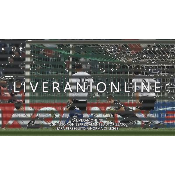 Amichevole Roma - 15.11.2011 Italia-Uruguay Nella Foto:occasione di mario balotelli parata da muslera /Ph.Vitez-Ag. Aldo Liverani