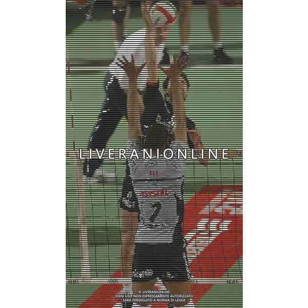 Finale gara 3 campionato di volley serie A 2003/04 partita: Sysley Tv - Coprasystel PC foto: S.Rosa/Liverani nella foto: Papi - Sysley TV