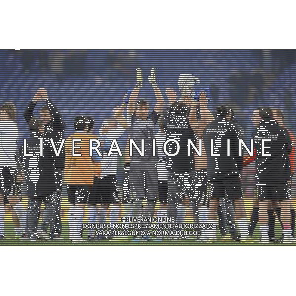 Roma - 15/11/2011 - Stadio Olimpico - Amichevole Nazionale Italiana - Italia vs Uruguay - nella foto: Fernando Muslera con la squadra saluta il pubblico a fine gara Œ© Fabrizio Corradetti - Ag. Aldo Liverani sas