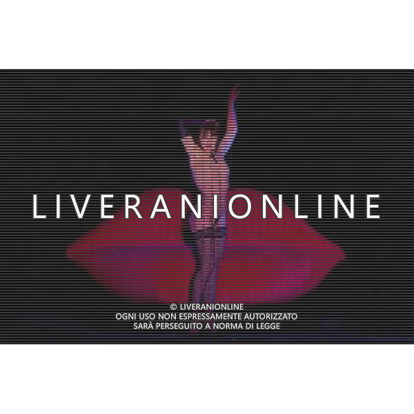 LODZ 15.11.2011 CRAZY HORSE PARIS \'FOREVER CRAZY\' FOT. KRZYSZTOF GLOWACKI/NEWSPIX.PL - AG. ALDO LIVERANI SAS ITALY ONLY lODZ (POLONIA) - IL CRAZY HORSE