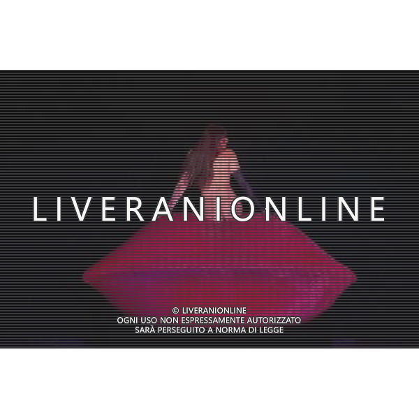 LODZ 15.11.2011 CRAZY HORSE PARIS \'FOREVER CRAZY\' FOT. KRZYSZTOF GLOWACKI/NEWSPIX.PL - AG. ALDO LIVERANI SAS ITALY ONLY lODZ (POLONIA) - IL CRAZY HORSE