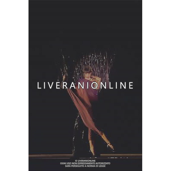 LODZ 15.11.2011 CRAZY HORSE PARIS \'FOREVER CRAZY\' FOT. KRZYSZTOF GLOWACKI/NEWSPIX.PL - AG. ALDO LIVERANI SAS ITALY ONLY lODZ (POLONIA) - IL CRAZY HORSE