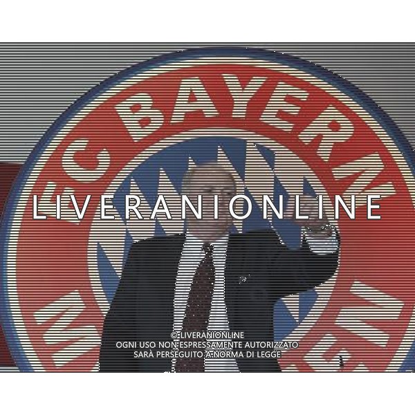 firo Fu§ball,Fussball, 18.11.2011 1. Bundesliga Saison 2011/2012 FC Bayern MŸnchen, Muenchen e.V., JHV, Verein, Jahreshauptversammlung fŸr die Mitglieder des FCB, halbe Figur, Gestik, PrŠsident, FC Bayern MŸnchen, Uli Hoeness, Hoene§, $worldrightsEs gelten unsere AGB, einsehbar auf www.firosportphoto.de copyright by firo sportphoto: Coesfelder Stra§e 207 48249 D † L M E N (Duelmen) www.firosportphoto.de mail@firosportphoto.de (V o l k s b a n k B o c h u m - W i t t e n ) BLZ.: 430 601 29 AG ALDO LIVERANI S A S ONLY ITALY